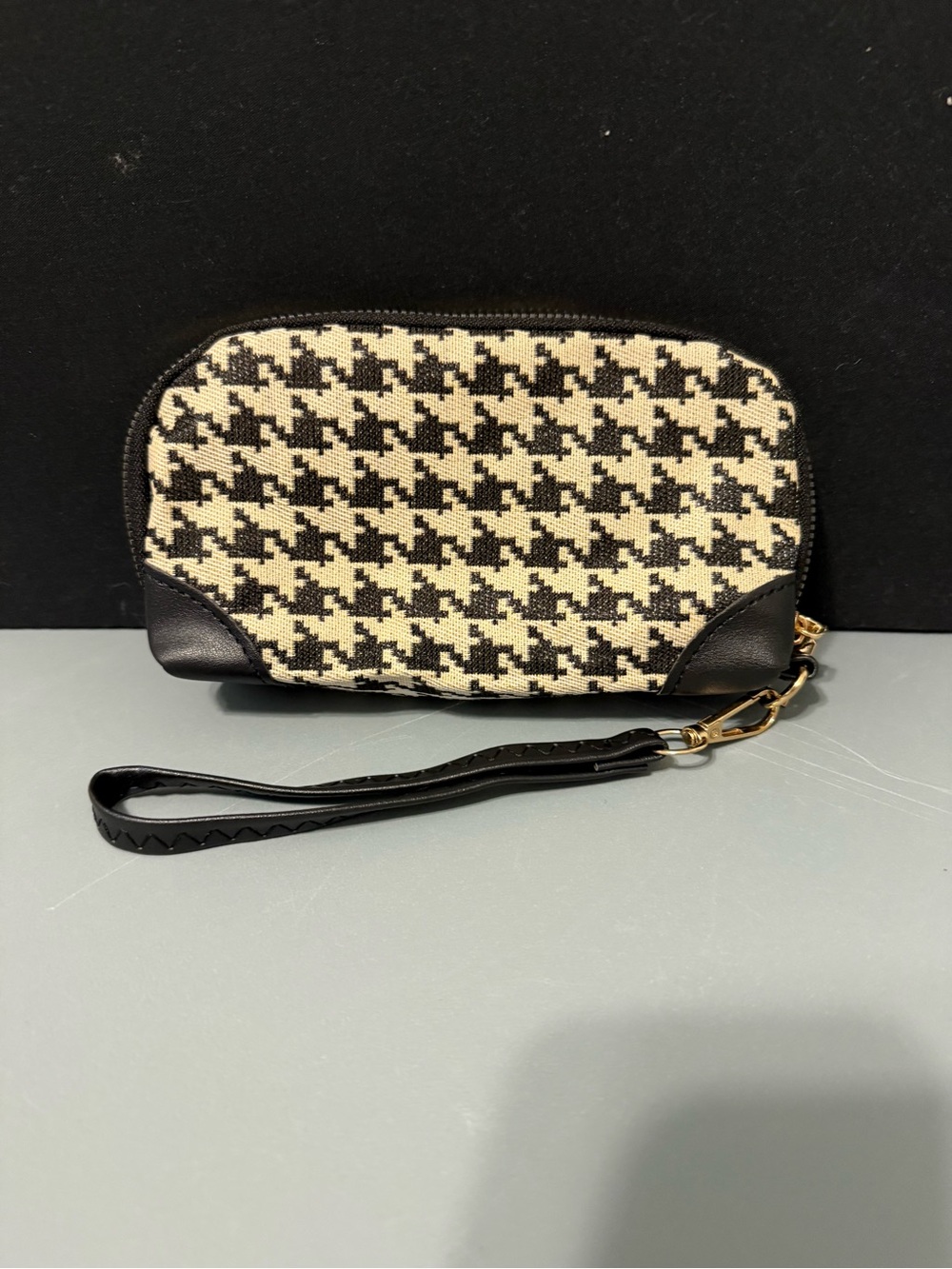 Houndstooth Wristlet Clutch in Black and Cream